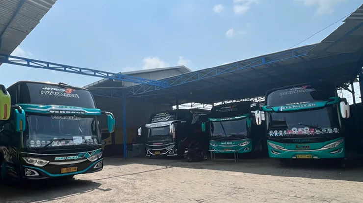 Bus Pariwisata Luas Nusa Trans