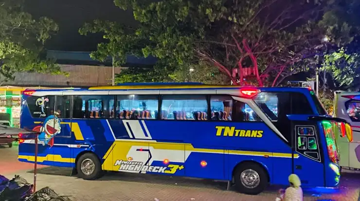Bus Pariwisata TN Trans