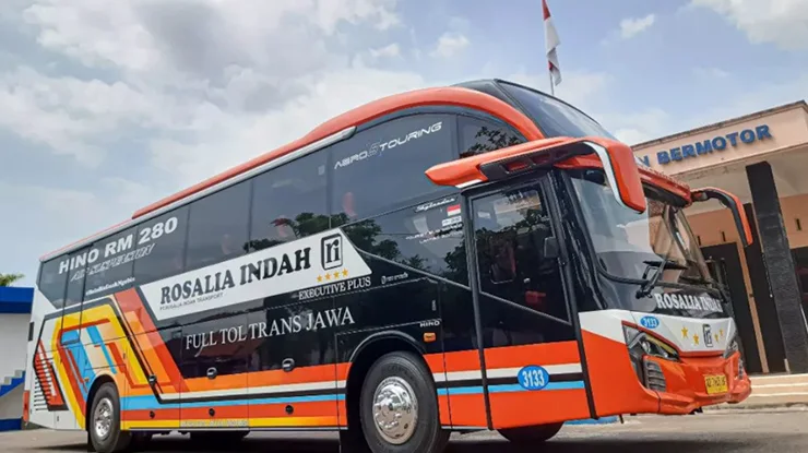 Jadwal Keberangkatan Bus Rosalia Indah Solo Blitar