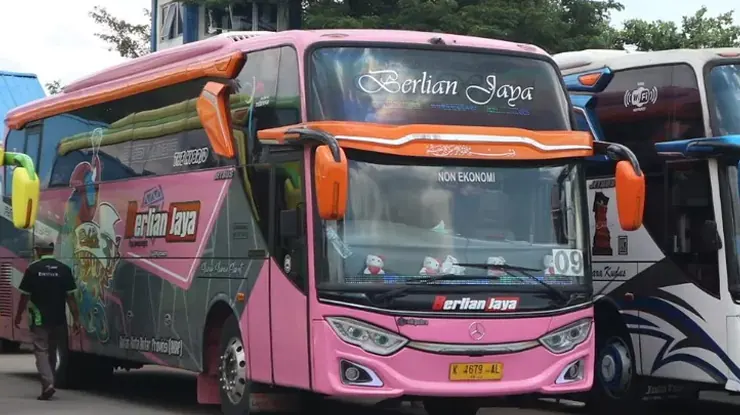Kelas Bus Berlian Jaya Blora Jakarta